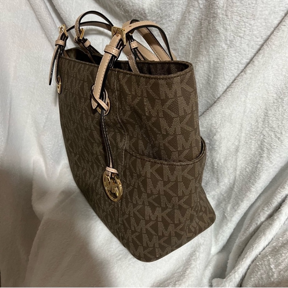 Michael Kors Jet Set Logo Tote Mocha - Picture 3 of 16